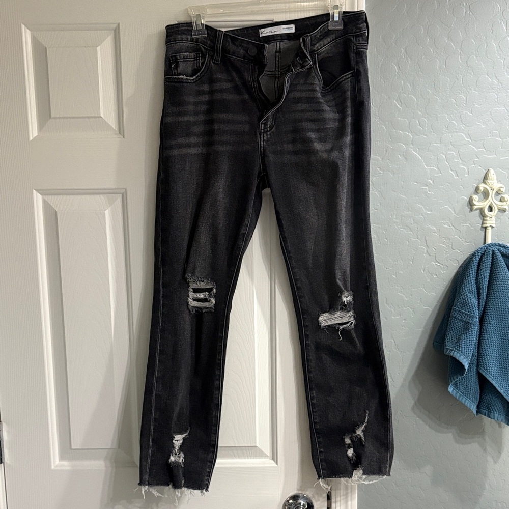 KanCan Black Distressed Ankle Jeans
